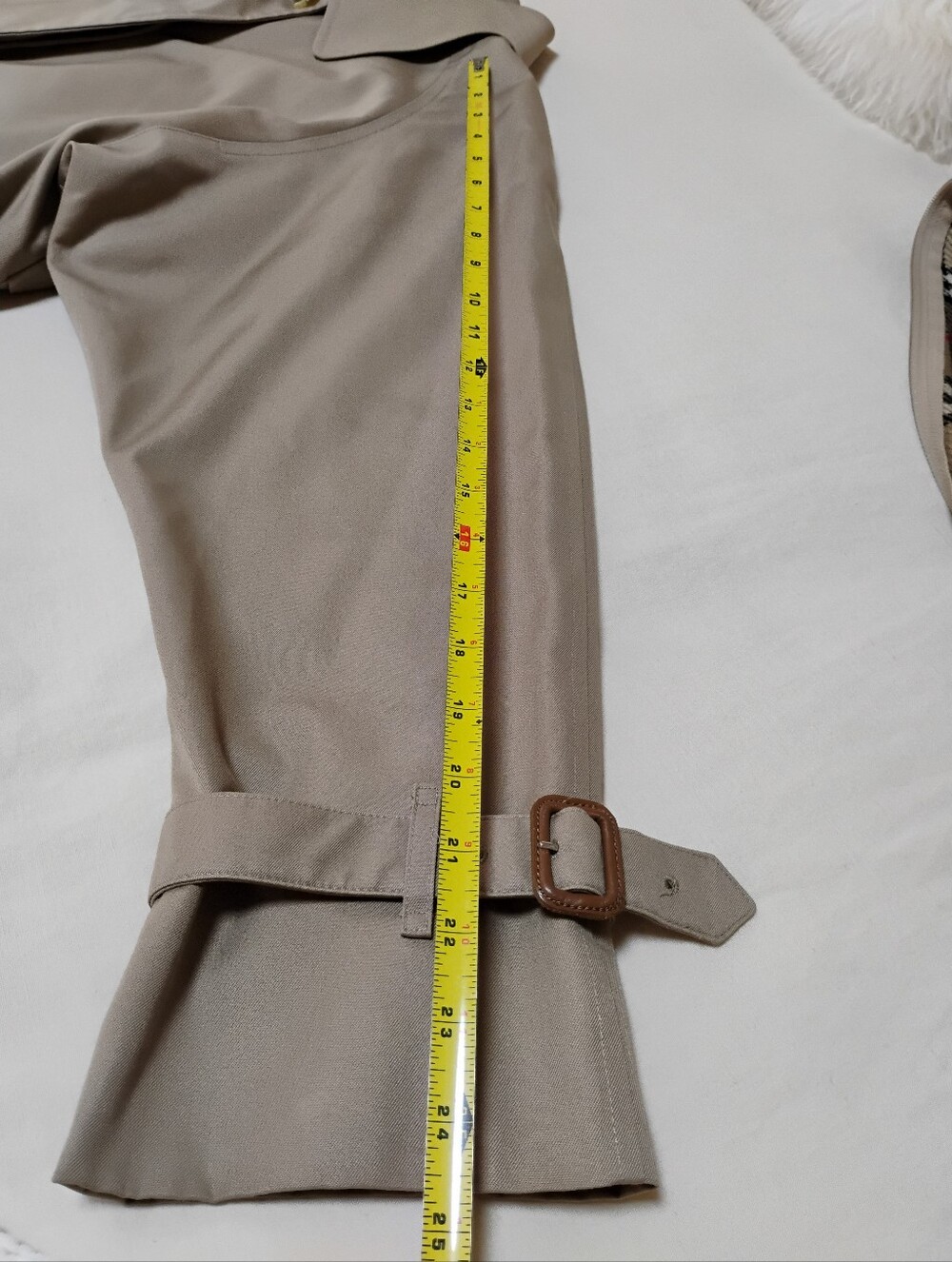 Vintage Burberry Tan Single-Breasted Trench Coat - Picture 12 of 12